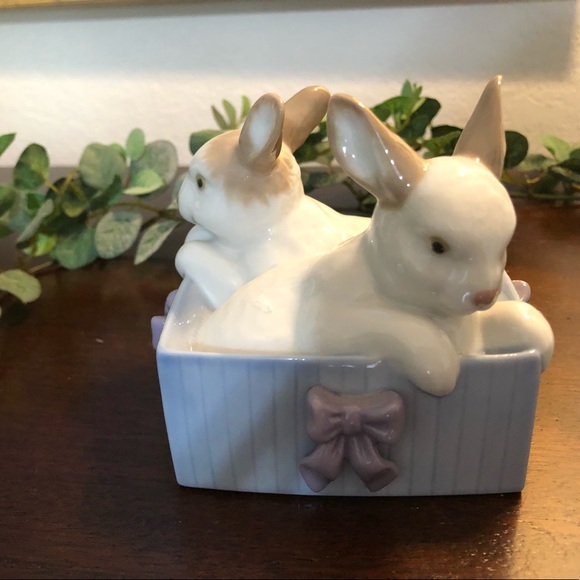 NAO by Lladró Bunnies in a gift box. - Picture 3 of 10